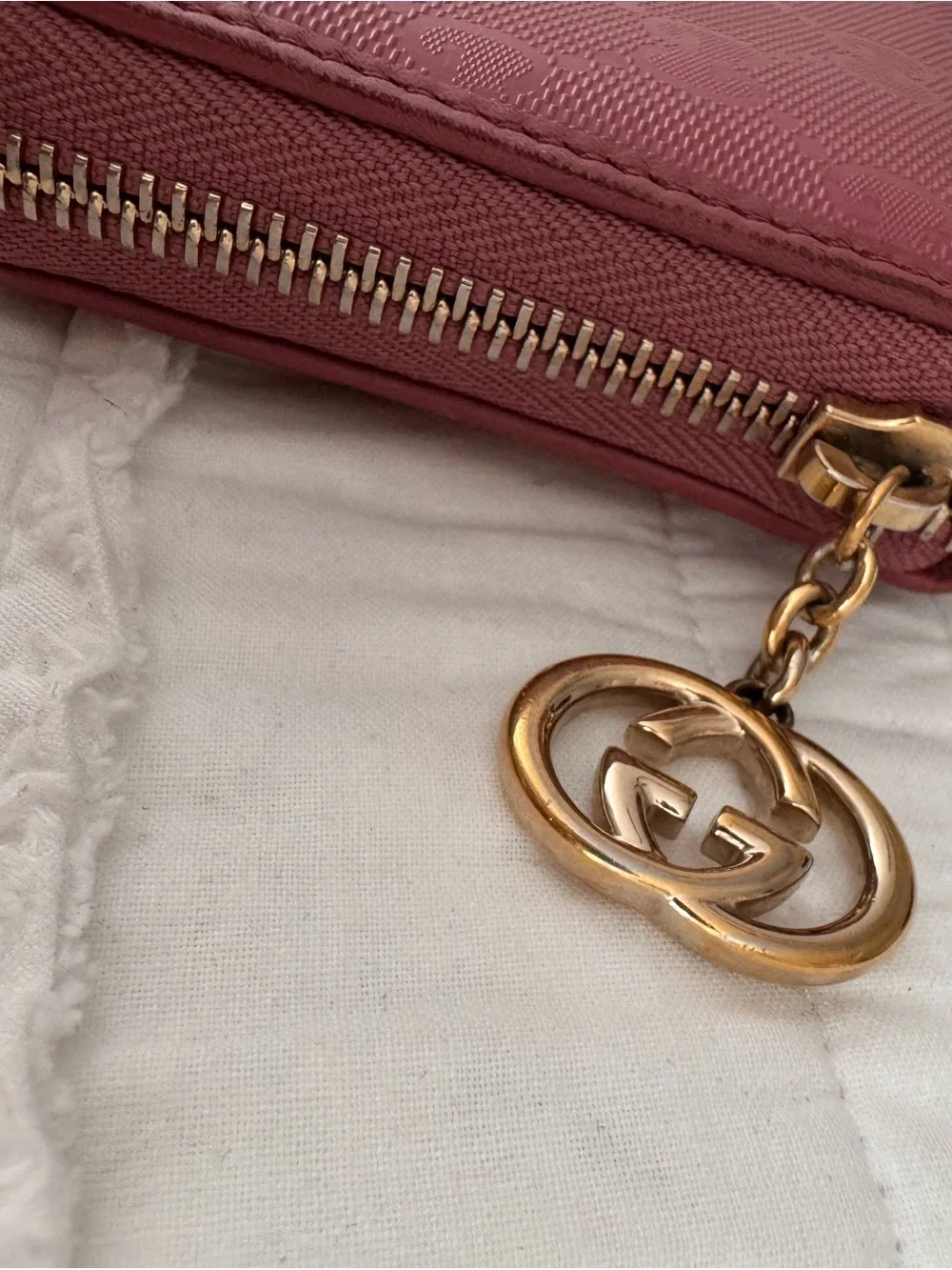 Gucci Glossy GG Patent Zip Wallet - Dusty Rose